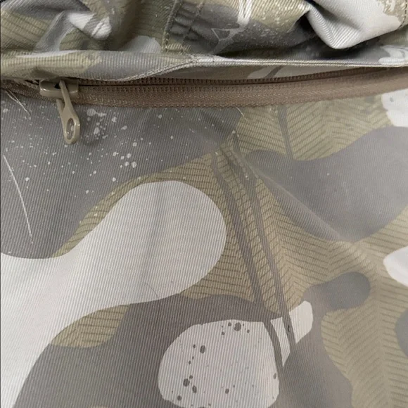 Camouflage Snowboarding Jacket - Picture 10 of 13